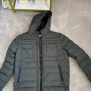 Men’s olive green Levi’s puffer coat